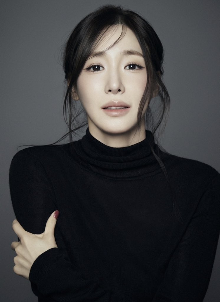 Jinyoungbase's tweet photo. Tiffany Young expressed her gratitude to Park Jinyoung for his special video appearance in Yumi’s Cells: The Musical, which has been generating buzz, during an interview with Herald News.

“I’m truly thankful to Park Jinyoung. I think not only our cast, but the audience as well, really enjoys it. It feels like they’re having a video call with Assistant Manager Yoo Babi in every performance.”

📎 https://t.co/cYzdQYLEBh

#박진영 #진영 #parkjinyoung #Jinyoung
