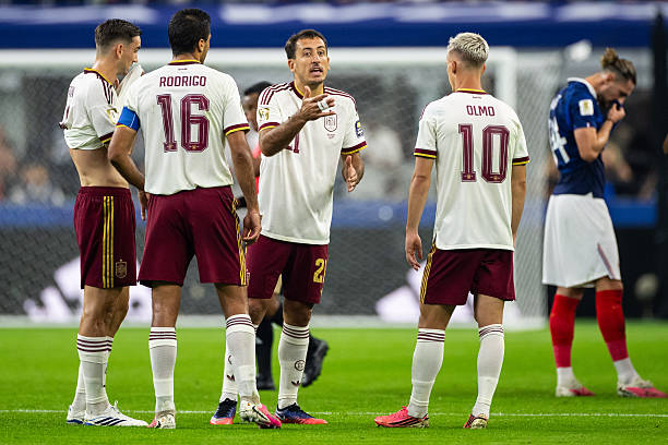 odegaardismx__'s tweet photo. Palabras mas y palabras menos, tacticas mas y tacticas menos.

Pero el futbol fue, sigue y seguira siendo de los mediocampistas https://t.co/LJwQqECPID