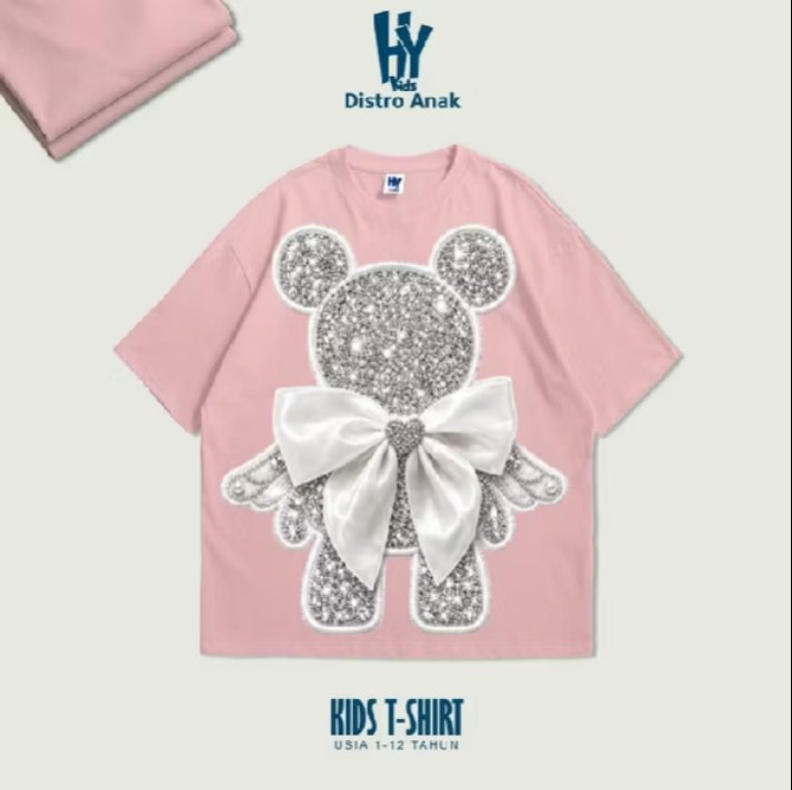 TriUtami29818's tweet photo. Bunda, kemarin ada yang nanyain kaos beruang anakku yang dipakai pas jalan-jalan? Ini aku nemu toko langganan yang bahannya adem banget, cek sebelum kehabisan ya.

Link 👇👇👇
https://t.co/ZfWV9iH37Q https://t.co/8M07DoNPXo
