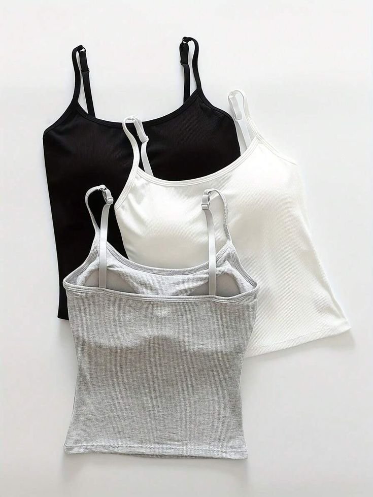 zeytaaahavv's tweet photo. Koleksi tanktop yang wajib punya buat penolong cuaca panas! Bahannya adem, potongannya pas &amp; udah lengkap sama cup bra di dalamnya😍🔥 warna &amp; motifnya pun banyak bisa pilih sesuai selera mu🫰
🖇 https://t.co/KJCUE0p1Ky https://t.co/7vs8nY5wZx