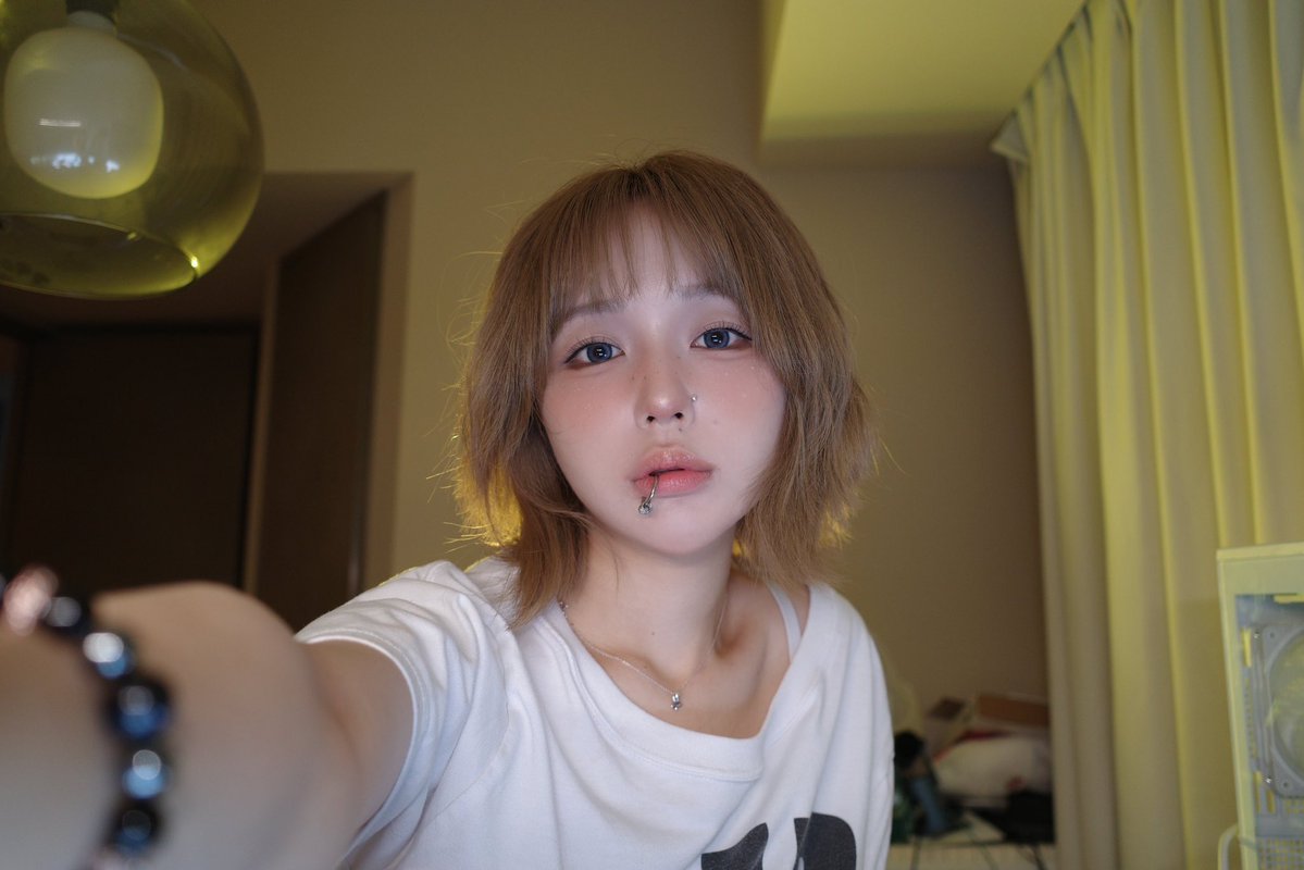 めあ tweet media