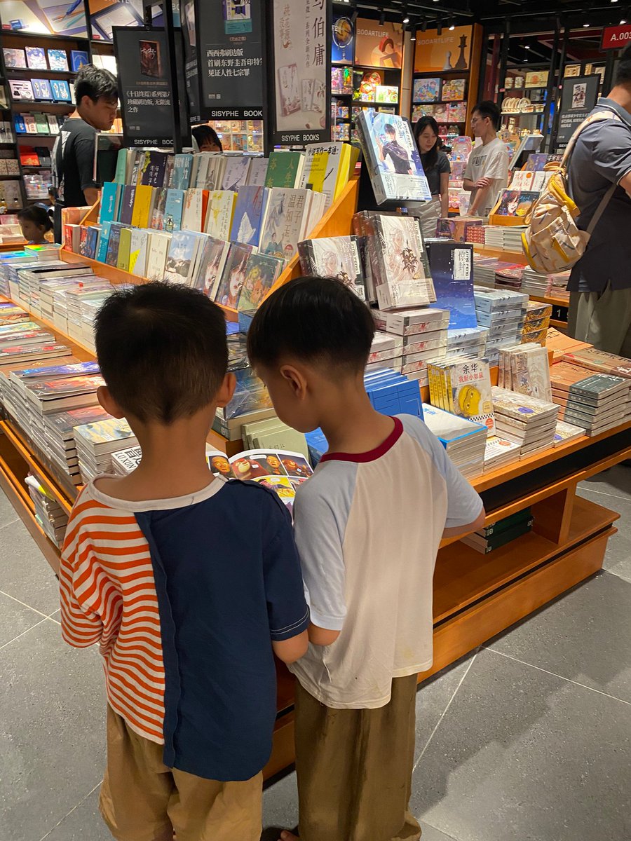 k8CM9OtEbOddPha's tweet photo. Just finished The Midnight Library—what a mind-blowing reminder that every choice shapes a life worth living.  #BookRecommendations #ReadingJoy， https://t.co/7X3naNA0Vy