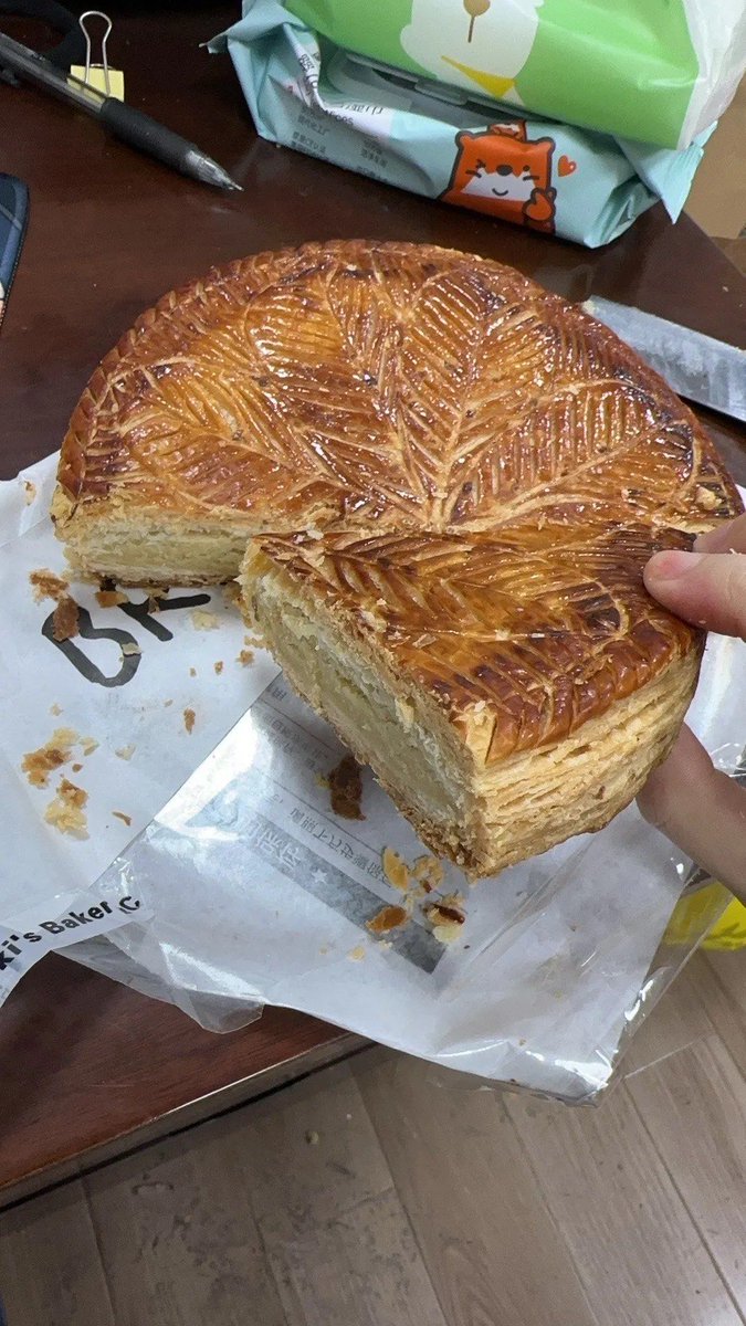 gdfsg1124's tweet photo. Just got these super crumbly butter shortbreads—crisp, buttery, and gone in 2 bites. Swipe if you need a midday snack upgrade! https://t.co/KW55eP6OIp