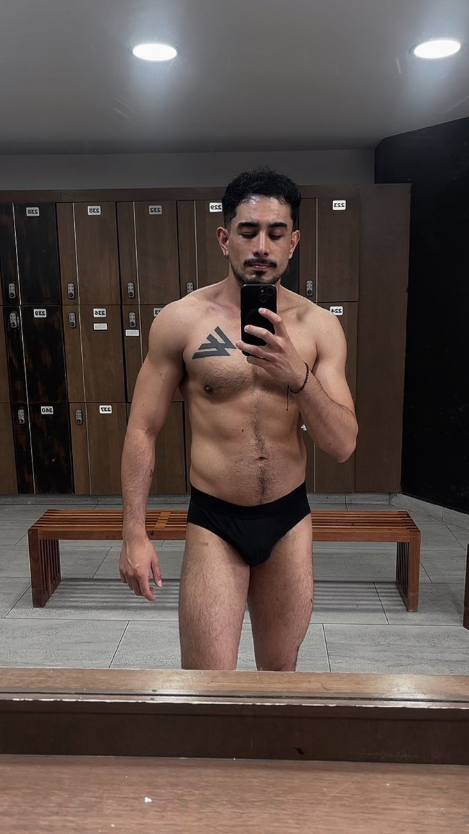 ChrisAlexLuna's tweet photo. Gym Night 💪🏼🙂 https://t.co/802FWUYXFp