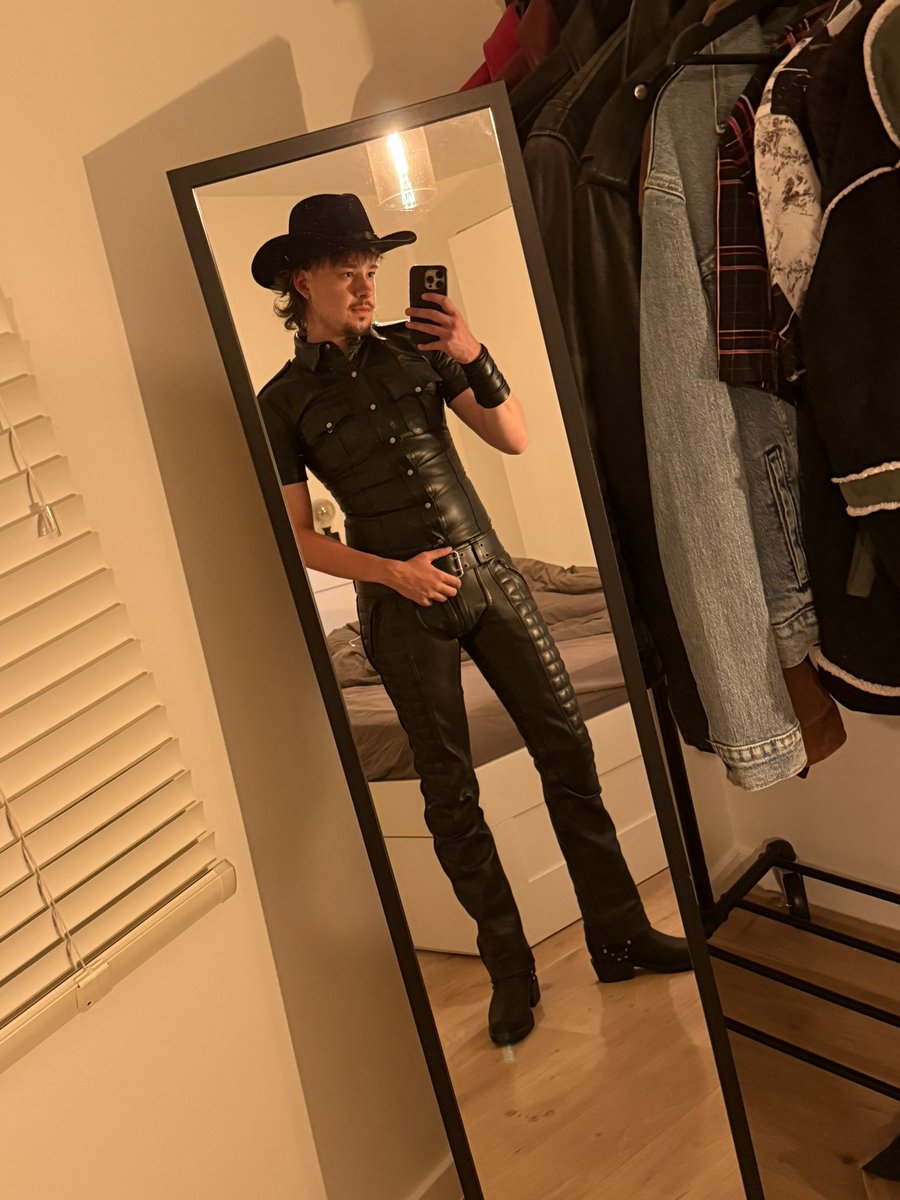 Sir_Sebass's tweet photo. Sherif is here to collect your debt 🤠😈

#findom #cashslave #fagtax https://t.co/dVkHG8ReHD