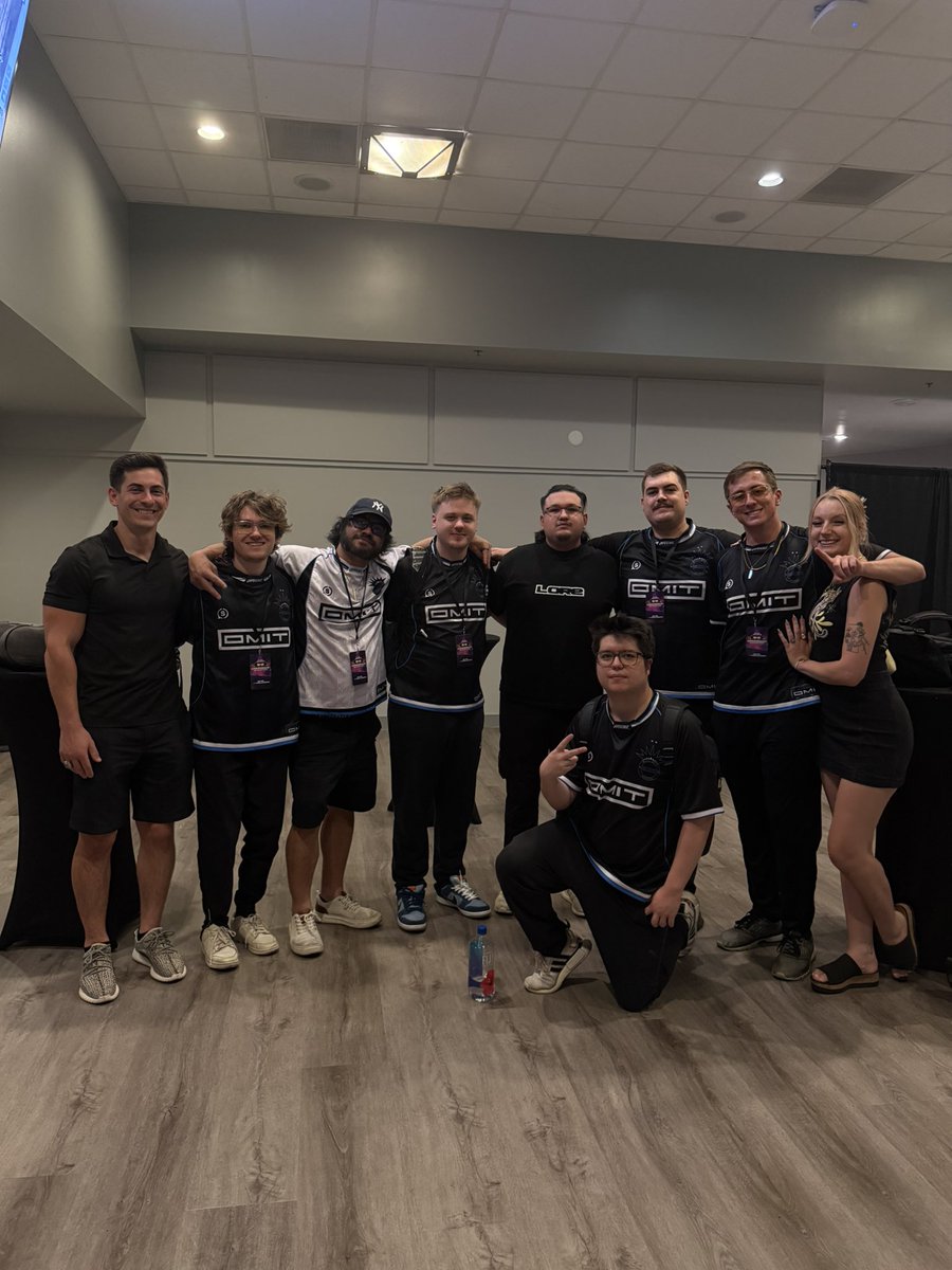 chalkedz's tweet photo. it was great to be back with all the guys this past week in vegas! @Censor @PaulEhx_ @Mystvc @Diamondcon_ @Robstro_ https://t.co/UbsAHv7fL2