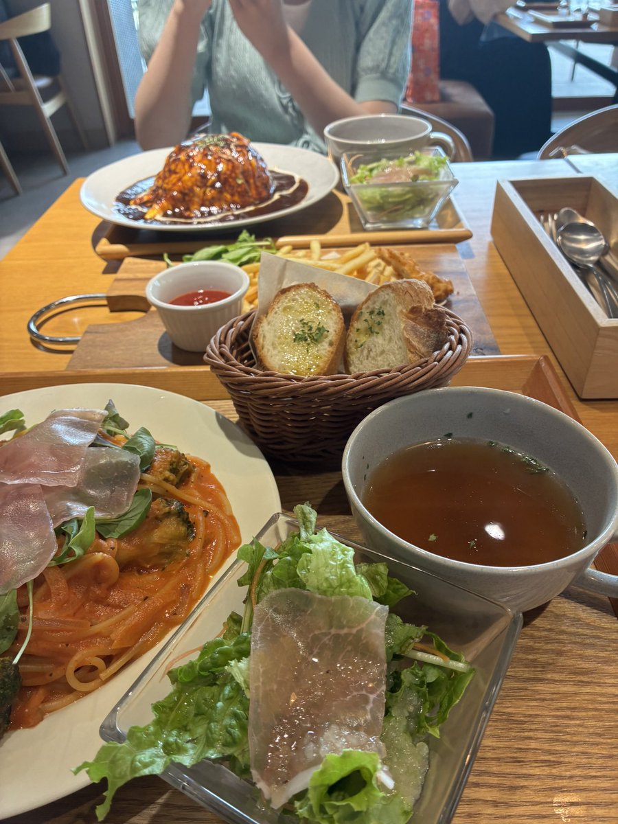 macchilboy's tweet photo. 7月で一年半記念ということで楽しかったです。すごく美味しかったです。あとトイストーリーを見ました。面白かったです。 https://t.co/dW9iVmirBU