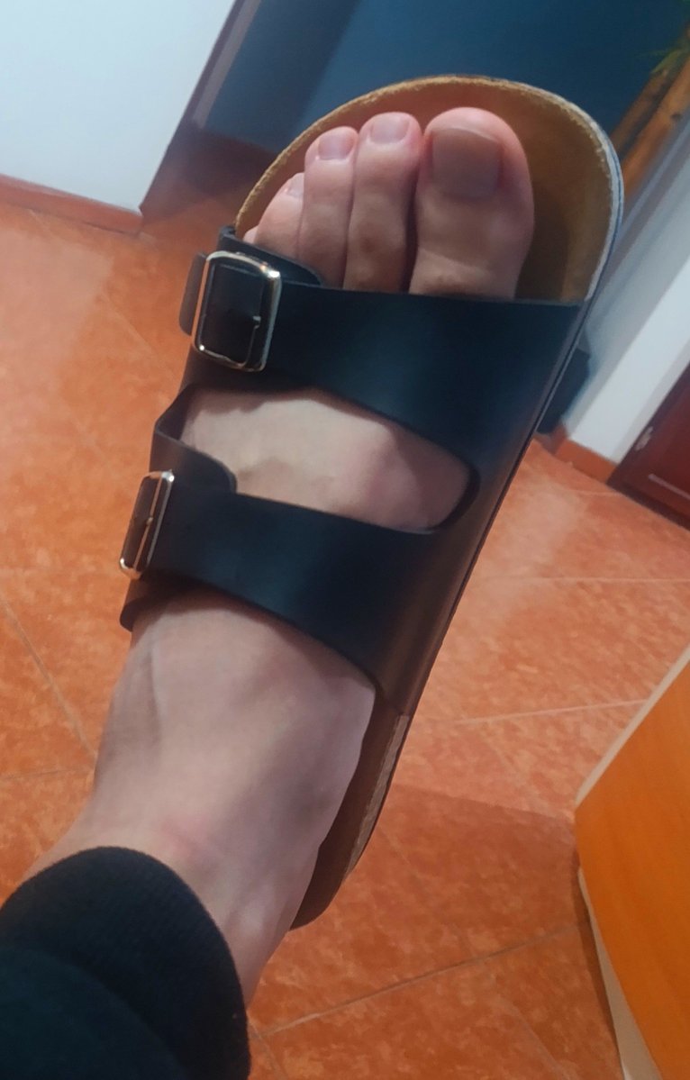 jvnwz's tweet photo. #feetfetısh #feet #feetman #feet_lover https://t.co/gjXxiNZnwF