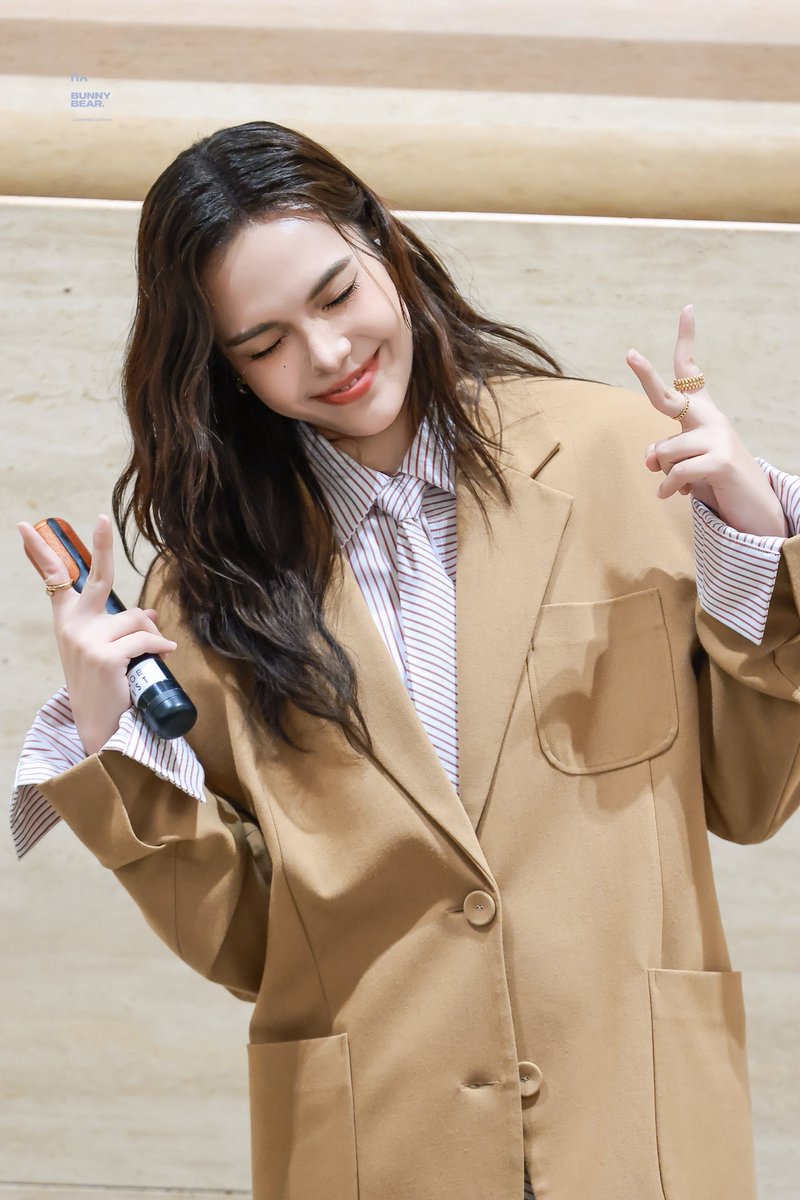 BunnyBear1819's tweet photo. 260720

THAILAND CONTENT MARKET 
🐰

#LMSYXTCM2026
#LMSY #ลูกหมีซอนญ่า
#LMlookmhee #SonyaSaranphat https://t.co/HlSD3GGzJ2