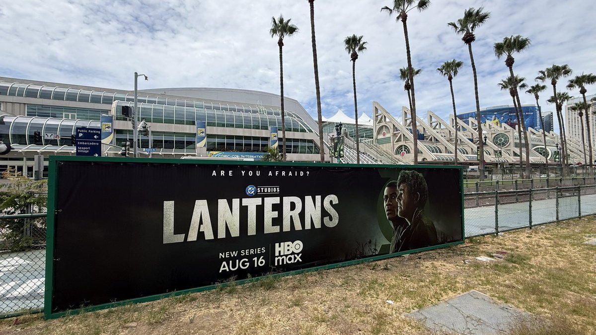 ArchersBrasil's tweet photo. Artes promocionais da série #Lanterns já começaram a aparecer na San Diego Comic-Con.
📸@ParksAndCons
#SDCC #GreenLantern #DCU #DC #Lanternas https://t.co/y6GsWPhxh3