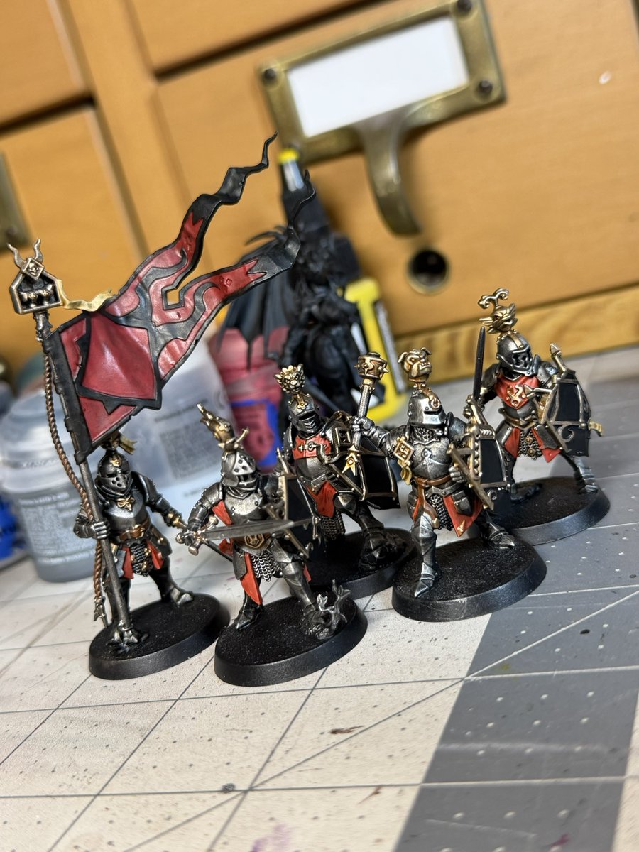 LegitMiniPaintn's tweet photo. Little bit of painting tonight https://t.co/LPTWfH2bml