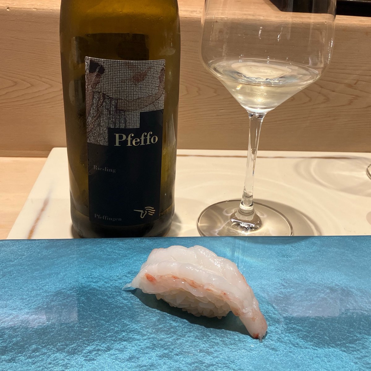 Ginzawinax's tweet photo. 【急募】7/26（日）寿司とワインの楽飲会

まさかの4席空きました…

先週末に2名、、
本日さらに2名が急用でキャンセルに😱

今月は満席間近だったため、
ほとんど告知をしていませんでした。
このまま空席はもったいない…！

どなたか寿司とドイツワインの極上ペアリング、
試したい方いませんか？！

もし、万が一、、
周りに寿司ワイン好きな方がいましたら
リポスト・共有いただけると嬉しいです…！

いまから【直前特別価格】にて募集します↓