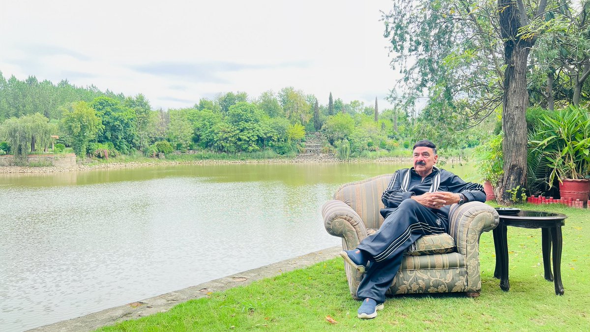 ShkhRasheed's tweet photo. اسلام آباد : شیخ رشید احمد اپنے فریڈم ہاؤس پر
#sheikhrasheed https://t.co/Cat0HhbWfs
