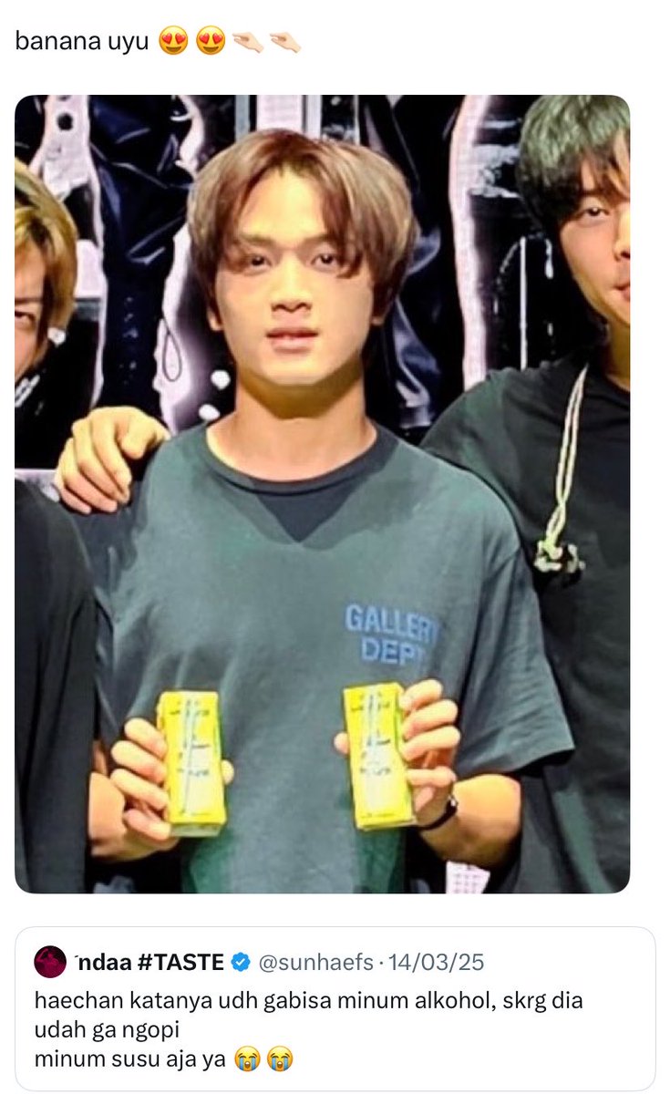 sunhaefs's tweet photo. 😭😭😭😭😭 dari yang katanya gabisa minum kopi, terus keciduk minum banana uyu 😭🤏🏻🤏🏻
jadilah BA kopi dengan series banana 😭💛

#KopiKenanganxNCTHAECHAN https://t.co/kIqOWh2Fx1