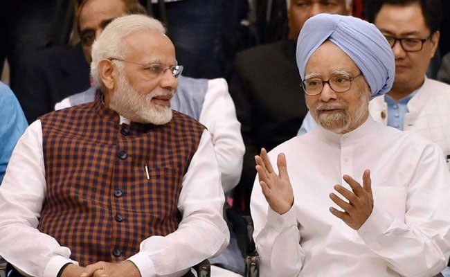i_lalitkjoshi's tweet photo. इतिहास लिखा जाएगा...
एक मजबूरी में रिमोट कंट्रोल से म���न था...
तो दूसरा पूरी आज़ादी में अपनी मर्जी से मौन है।
पर दोनों मौन हैं...
बस फ़र्क इतना है कि -
एक स्वभाव से मौन था,
दूसरा कुर्सी के लिए मौन है।
#PMOfIndia https://t.co/ebEXaUeJFq