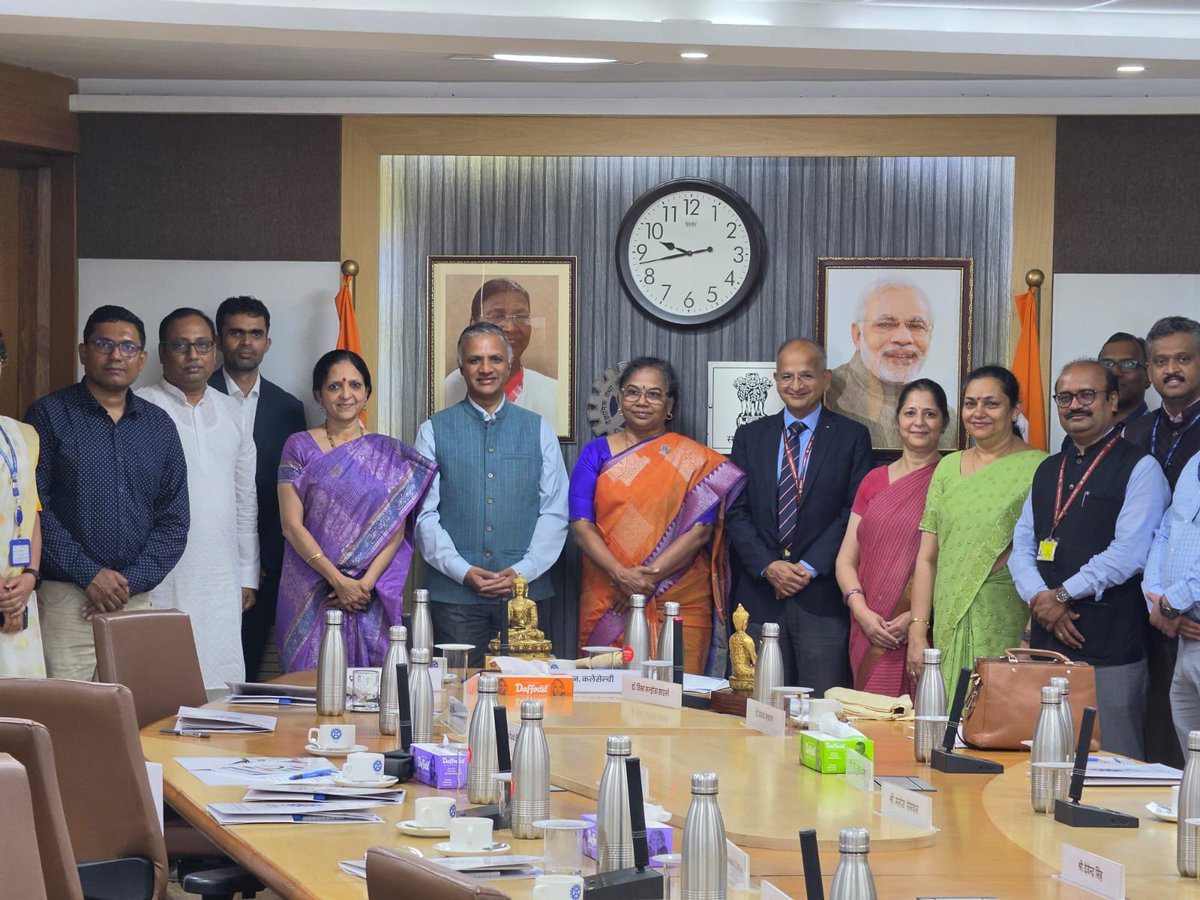nalanda_univ's tweet photo. 🤝Nalanda University Signs MoU with CSIR.

Nalanda University signed a Memorandum of Understanding (MoU) with the Council of Scientific and Industrial Research (CSIR), marking an important step toward strengthening collaborative research, academic exchange, capacity building, and interdisciplinary initiatives. @CSIR_IND | @CSIR_NIScPR 

The MoU was signed by Professor @Sachin_Chat, Vice Chancellor of Nalanda University, and Dr. @DrNKalaiselvi, Director General of CSIR.

The ceremony was graced by the presence of Shri Rudrendra Tandon, Secretary (East), @MEAIndia.

@PMOIndia | @DrSJaishankar | @DrJitendraSingh | @IndianDiplomacy | @mygovindia | @PIB_India