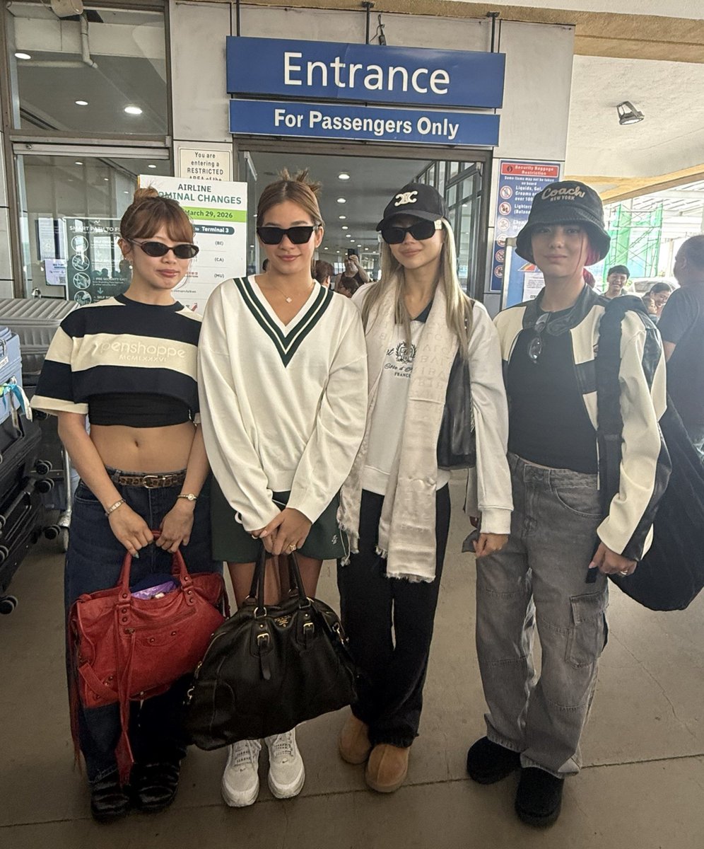 poganda_daily's tweet photo. safe skies, bini and team! 🤍

praying for a successful world tour and sa mga pasabog na ganap + Summer sonic ❤🌸 good health and enjoy kayo jan! 

#BINI https://t.co/KZIwEf0Aog