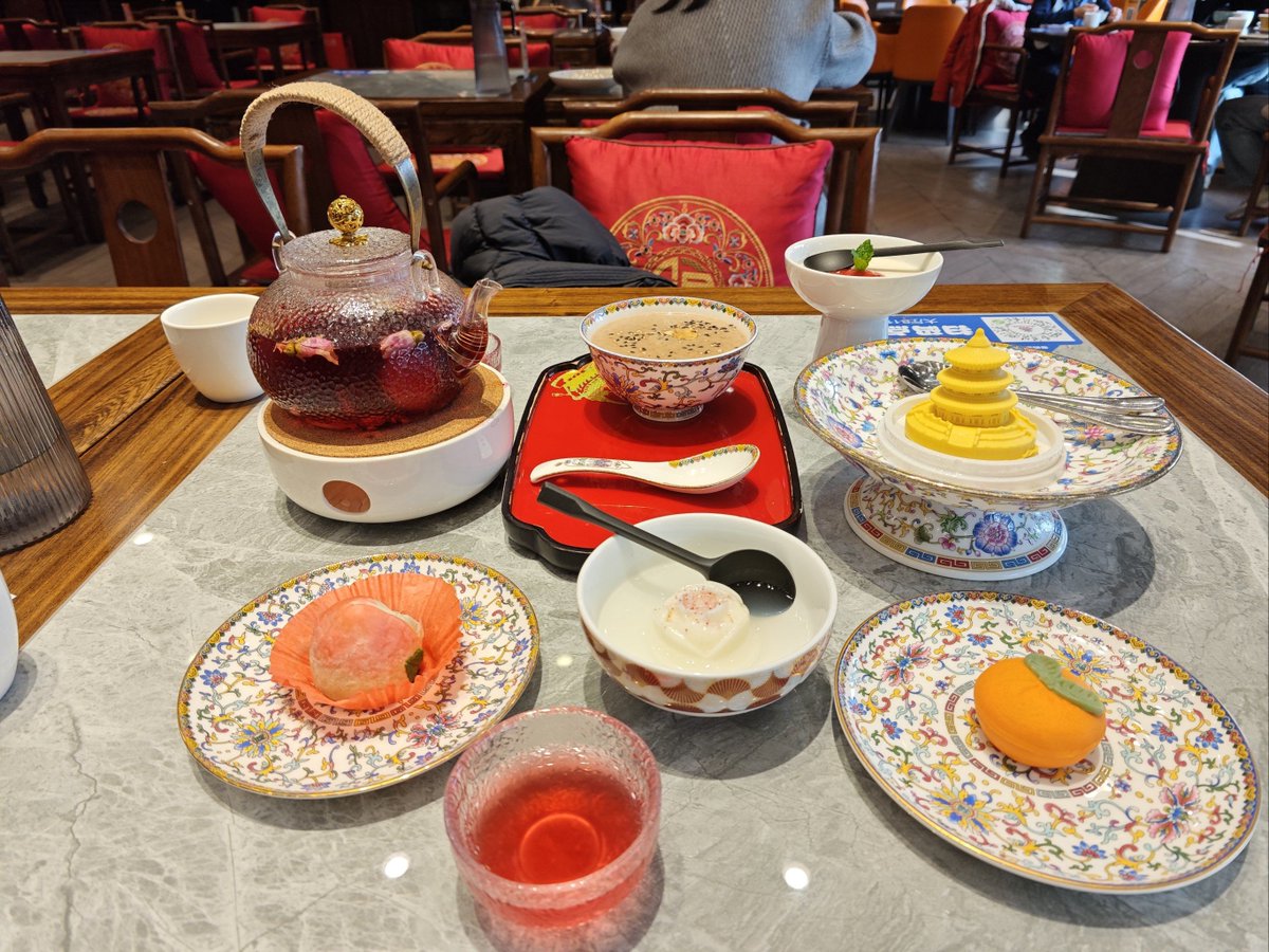smithfridge1's tweet photo. Just had the creamiest matcha latte and a flaky croissant on a rainy Tuesday—small joys hit different https://t.co/EUAcf7C9j0