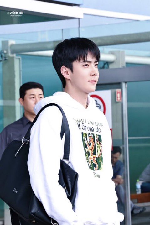 ninihuncult's tweet photo. he doesn’t look like a day over 21 😭🥹🤲 https://t.co/PF9YHR8mRu