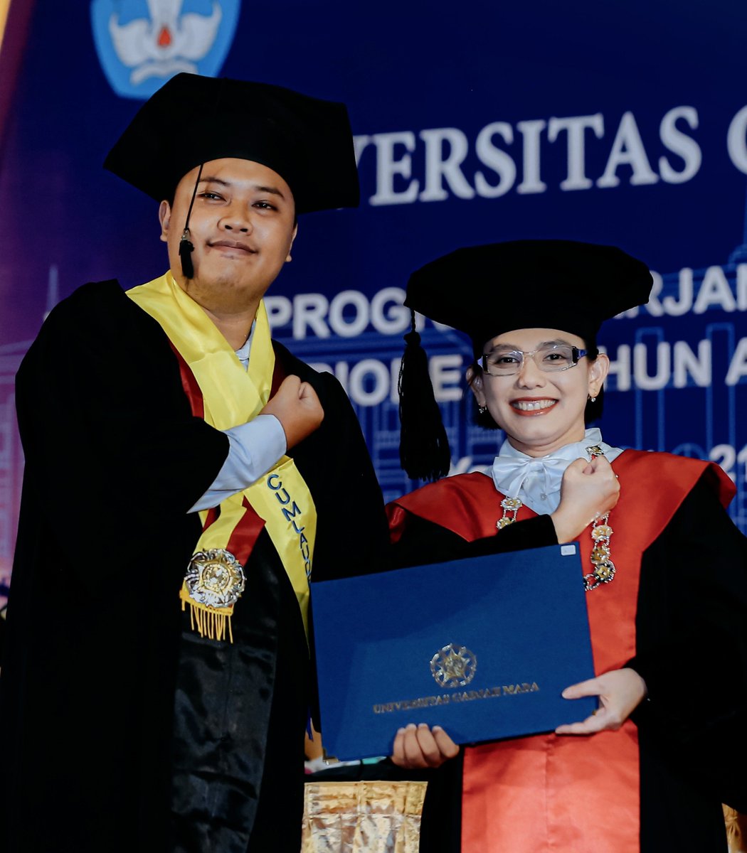 Addvoycat's tweet photo. mahasiswanya:         pembimbing skripsinya: https://t.co/NyOfhYnLRw
