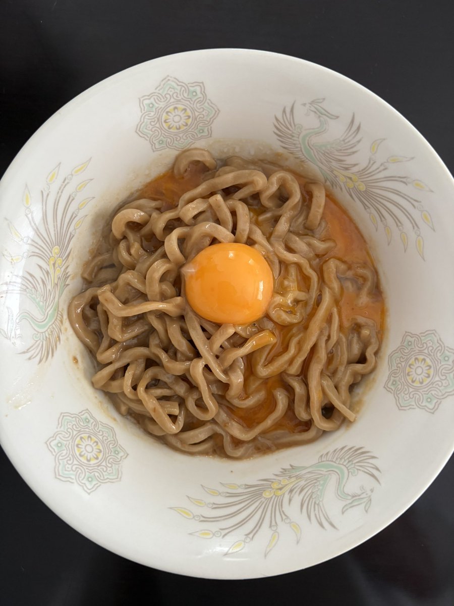 poyottimaru's tweet photo. 気になってたから作ってみた
普通に美味くて感動したけど味濃くて死にかけた https://t.co/nDhAAshuP8