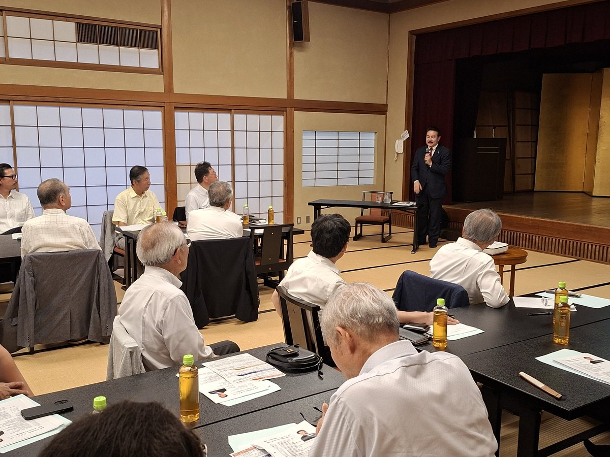 Image for the Tweet beginning: 【久々の彦根、熱気がすごかった…！】
彦根城の世界遺産登録に向けて、市も商工会議所も本気度が違います🔥
東近江の中心・彦根で開催された「ひこね政経フォーラム」にて講演させていただき、私もしっかり気合を入れて思いを伝えました！ 
