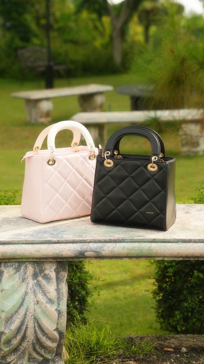 mikanajp's tweet photo. Classic in black, charming in pink—which one is yours? ✨
🔎Takaichi Bag
Check us here:
🛒 Lazada: https://t.co/v3Z0mJAE7p
🛒 Shopee: https://t.co/kp7qoXuD3P
🛒 TikTokShop: https://t.co/EDNm64AR4E
#MikanaCarefreeLuxury #CoquetteCollection #FashionBag #BagStyle https://t.co/3qoqFAcVkf