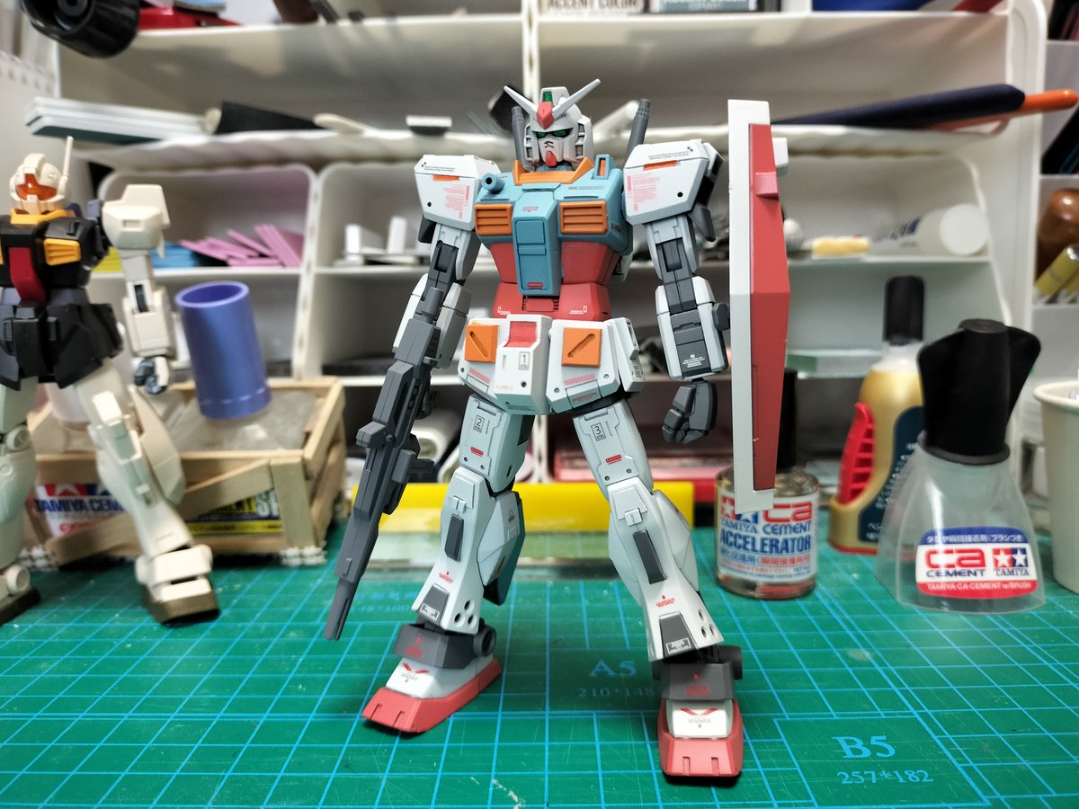 HaS0524's tweet photo. ガンダム完成しました〜✨️
78のパーツは使わずの自分バージョンガンダムにしました
スクラッチしたりミキシングしたりいろいろやってみましたよ〜
#ガンプラ #ガンプラ好きな人と繋がりたい #ガンプラ改造 #ガンプラの画像貼るとRTされると聞いて #ガンダム #ミキシング https://t.co/CAY5zCgRDO