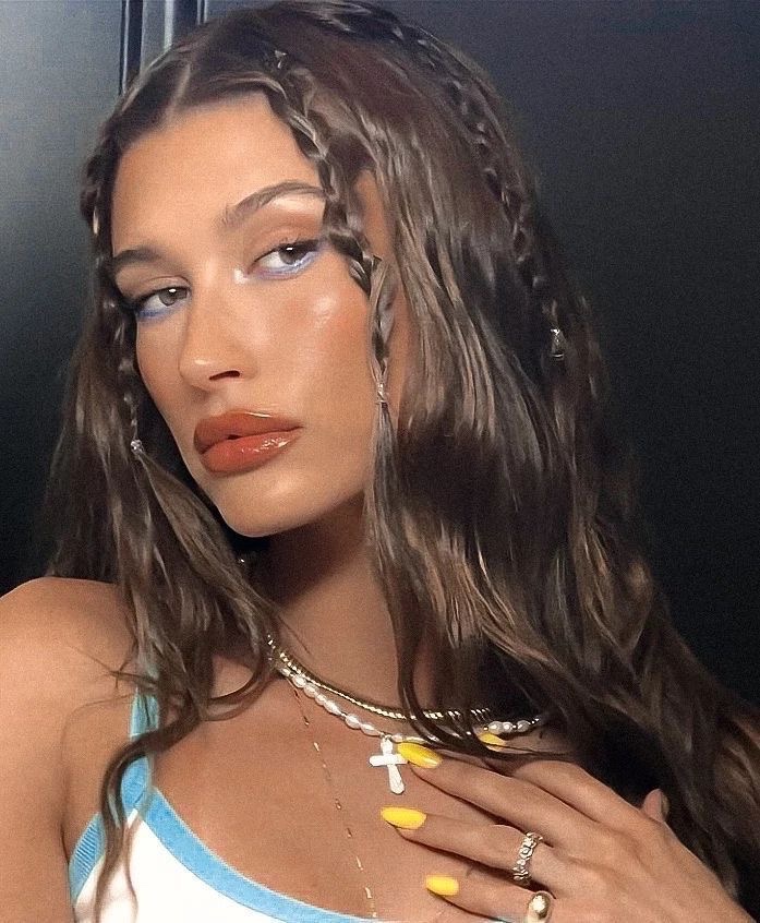 yslgirlx's tweet photo. Hailey bieber https://t.co/SqsG9BerWX