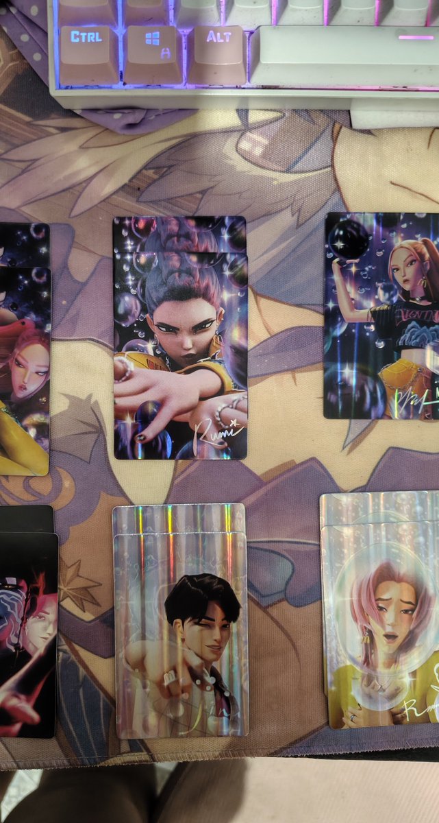 Hydora_G's tweet photo. Pessoal tenho cards da collab do Mc e Kpop Demon Hunters repetidos pra trocar, quem quiser me chama ❤️ https://t.co/lpseG17emN