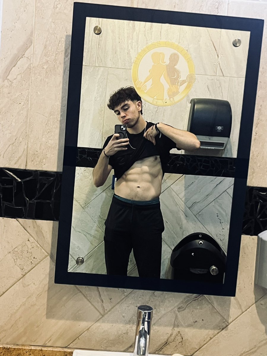 RamsesRamirezf's tweet photo. Ya tenemos abs otra vez https://t.co/adfYEjtqe6