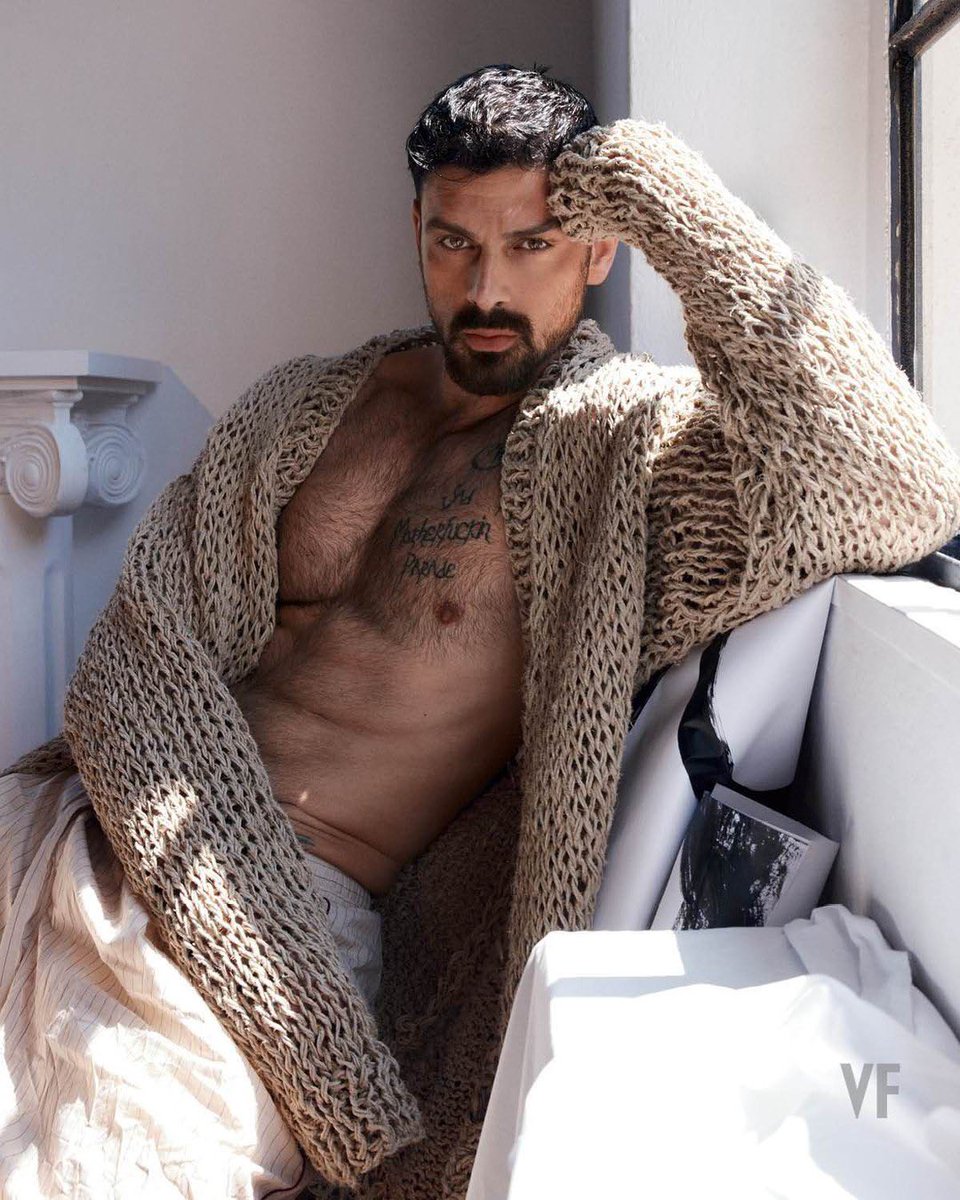 Guapazos's tweet photo. Michele Morrone para Vanity Fair Italia 🔥 https://t.co/0EAxBtsn0n