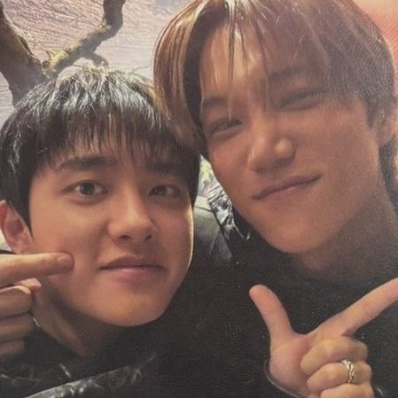 Kai14Soo12's tweet photo. "how is he?"                 "he's still with me" https://t.co/KfxI93VJob