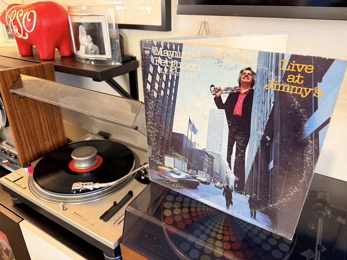 MrSaratoga's tweet photo. An incredible live album, the big band of Maynard Ferguson “Live At Jimmy’s” in NYC July 10, 1973
Columbia - PG 32732
Pitman pressing
Produced by Teo Macero
#maynardferguson #vinylcollecting #recordcollecting #nowplaying https://t.co/bj5W6aqxIQ