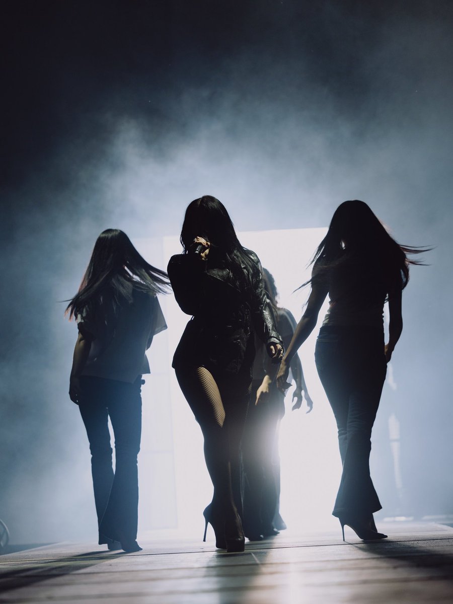 infocharlixcx's tweet photo. Charli xcx at Lollapalooza Chicago. https://t.co/NZe6uUiagT