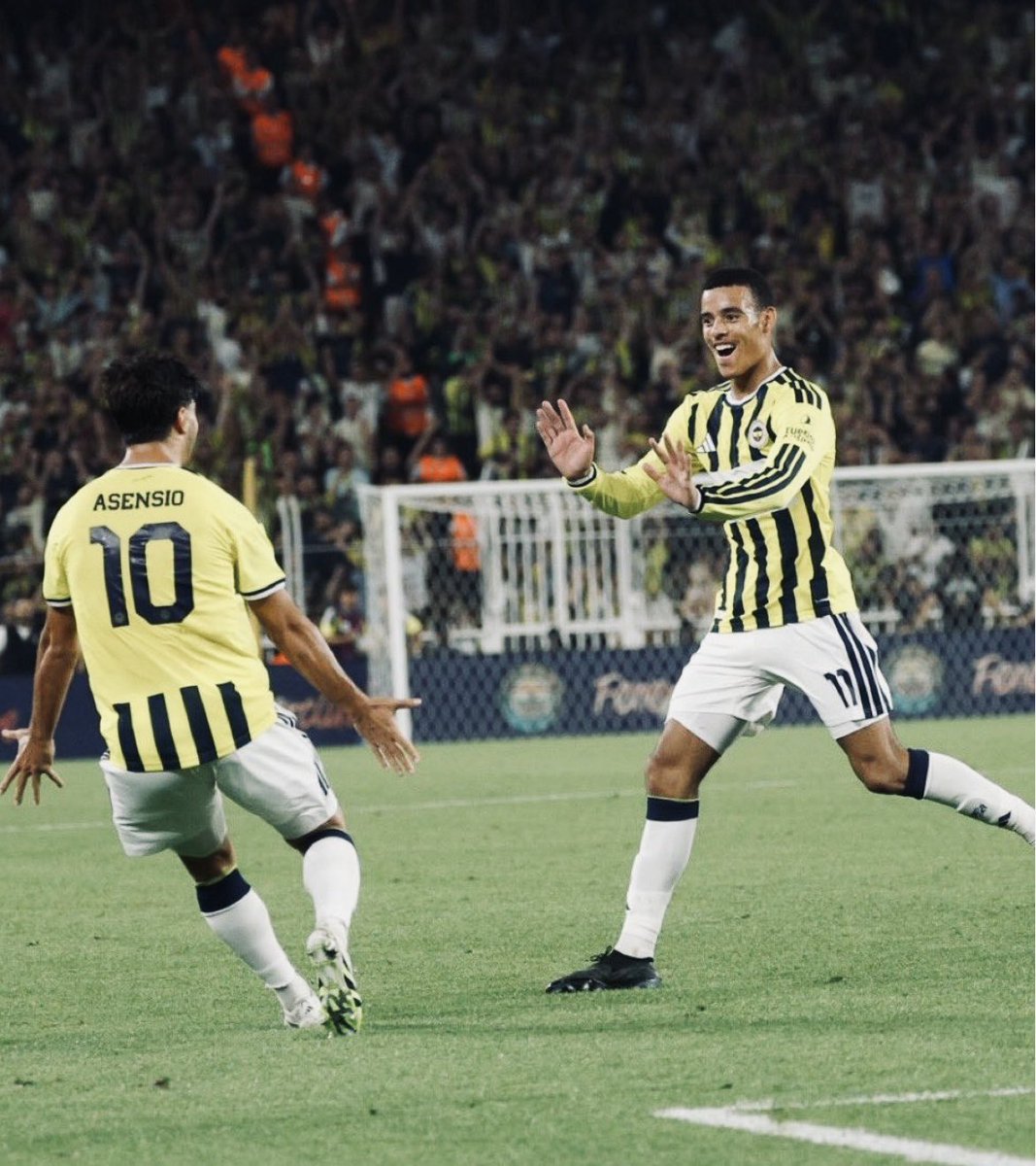 Fener10line's tweet photo. K A L İ T E  A S L A  T E S A D Ü F  D E Ğ İ L D İ R ! https://t.co/WXMbhNDZvY