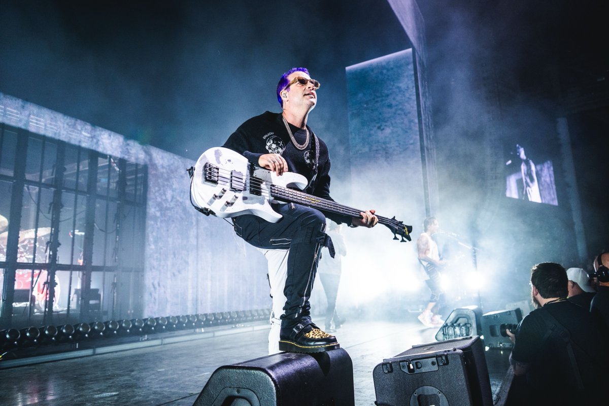 TheOfficialA7X's tweet photo. Thank you, Clarkston. 
Toronto—you're up next. 

📷: Acronymis + Jacob Giampa https://t.co/9z35vKtkVW