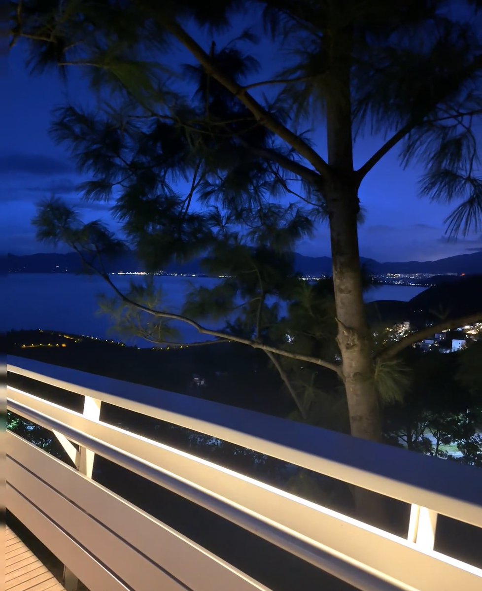 MartinBego187's tweet photo. #上海 #探店 松江的春卷，回头客了，评论区碰碰 前两天，佘山。有经历的聊聊，同城的私我呀。每月2-3次，不鸽 #反差 https://t.co/XSnNHWFlP3