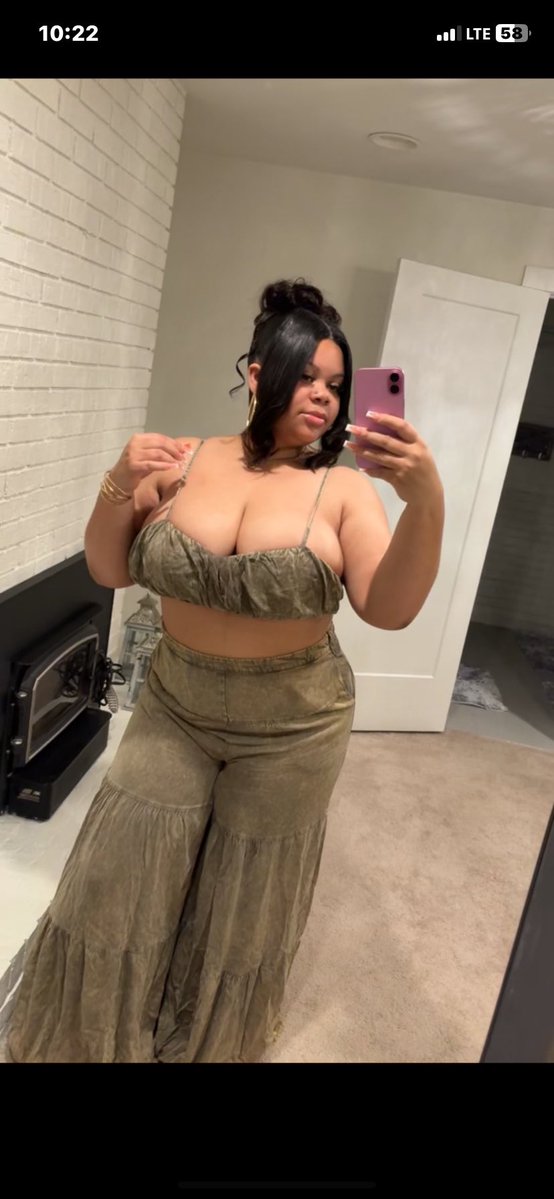 MissBeeepxya's tweet photo. Who wanna play with my boo-boo🤤🤤💦💦💦DM https://t.co/eZDDzHyF6W