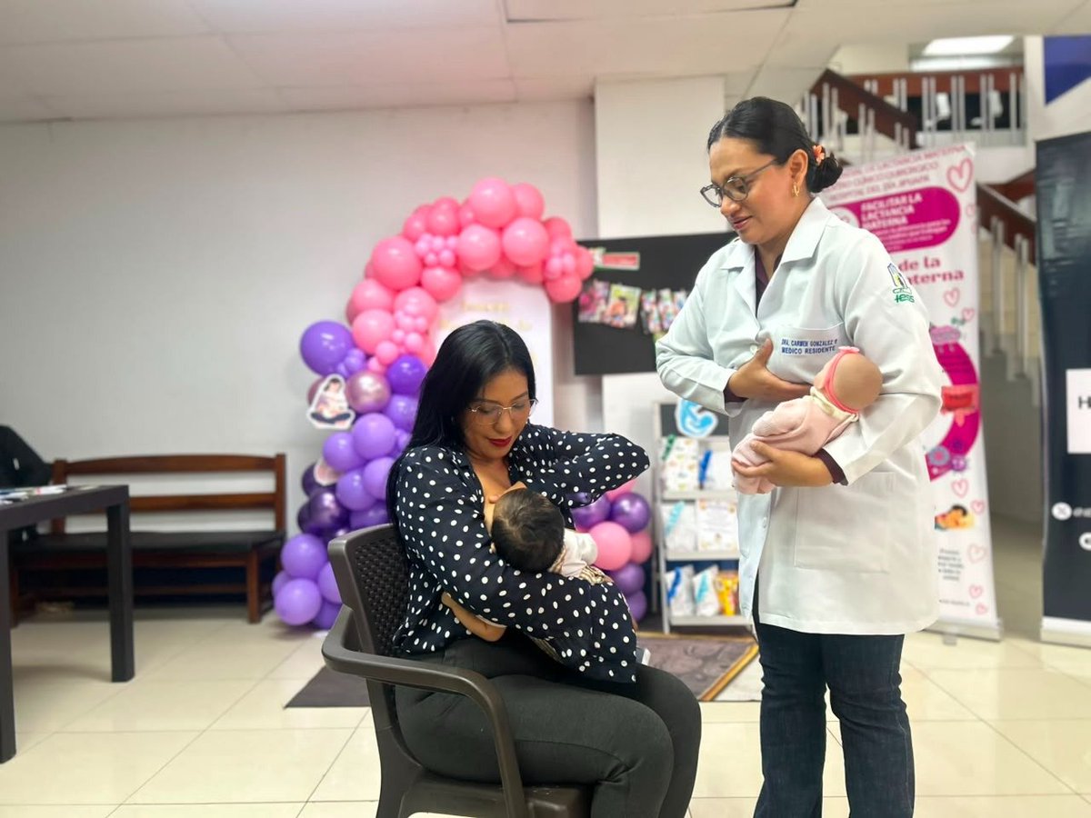 IESS_Manabi's tweet photo. #IESSteCuida | El Hospital del Día Jipijapa promueve la #LactanciaMaterna. Los usuarios participaron en una charla sobre la importancia de iniciar la lactancia en la primera hora de vida, mantenerla como alimento exclusivo hasta los 6 meses y continuarla hasta los 12 meses. 🤱👶 https://t.co/pCSoZm93QJ