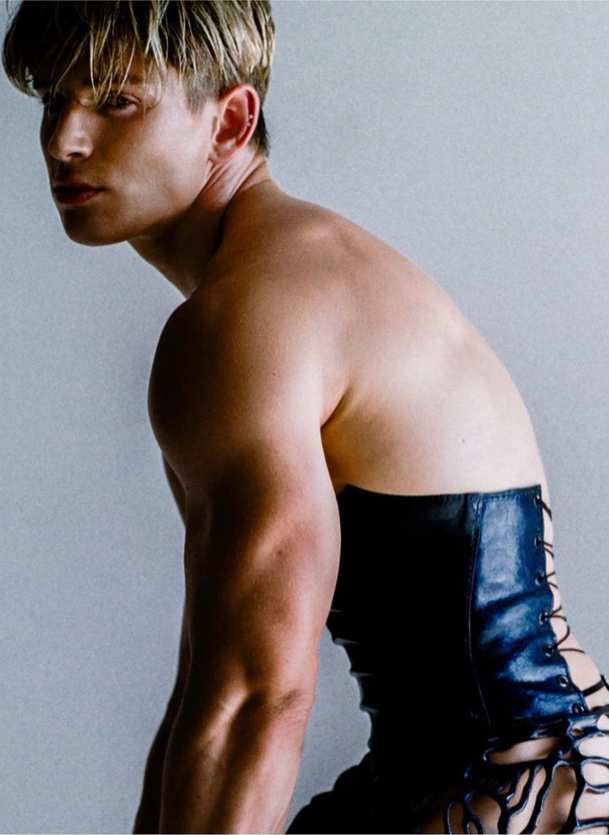 hommeoh's tweet photo. reno gold ph. maxwell poth for KALTBLUT. magazine https://t.co/m7Jr96FOUr
