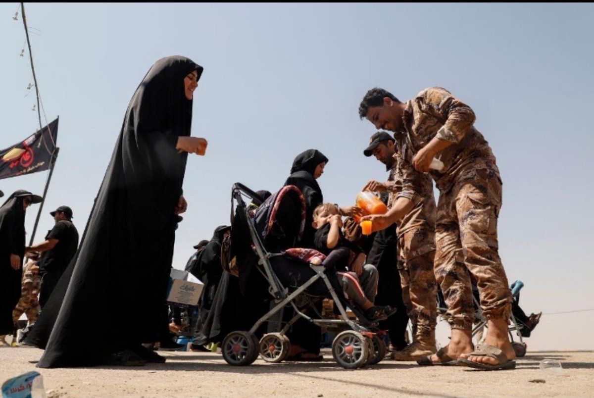 Sohrabx8's tweet photo. العراق يثبت في كل عام أن خدمة زوار الأربعين رسالة شرف. كل الشكر للحشد الشعبي ولأهالي العراق على حسن الاستقبال وتأمين طريق العاشقين. #يا_لثارات_الحسين
 #الأربعين https://t.co/3RkXpljmaR
