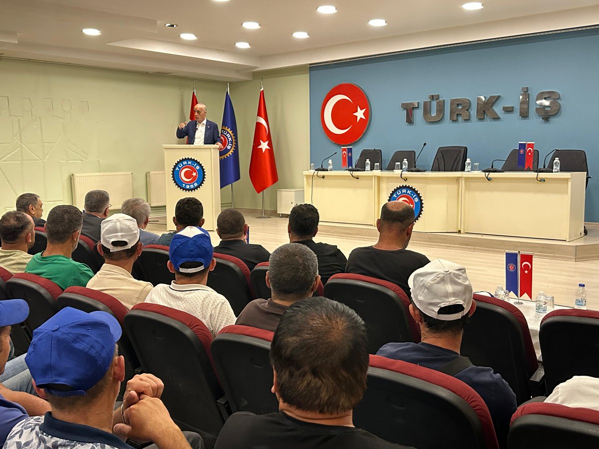 turkiskonf's tweet photo. TÜRK-İŞ’ten Doruk Madencilik  Mağduru İşçilere, sürecin başından beri tam destek: "Sonuna Kadar Arkanızdayız"

TÜRK-İŞ Genel Başkanı Ergün ATALAY, maaşlarını alamadıkları ve çeşitli hak kayıpları yaşadıkları için seslerini duyurmaya çalışan Doruk Madencilik mağduru maden işçilerini TÜRK-İŞ Genel Merkezi’nde ağırladı.

TÜRK-İŞ Genel Merkez binasında gerçekleşen görüşmede TÜRK-İŞ Genel Başkan Yardımcıları Nazmi IRGAT ve İrfan KABALOĞLU’da hazır bulundu.

Görüşmede Türkiye Maden-İş Sendikası Genel Başkanı Nurettin AKÇUL, “Sürecin başından beri maden işçilerini hiçbir zaman yalnız bırakmayan, taleplerimizi ilk ağızdan yetkililere ivedilikle ileten, her daim TÜRK-İŞ'imizin gücünü bize hissettiren ve bu güçle bize destek veren TÜRK-İŞ Genel Başkanı Ergün ATALAY’a teşekkür ederim" dedi.

Genel Başkan Ergün ATALAY ise gerçekleştirilen görüşmede maden işçileriyle tek tek ilgilenerek yaşanan sorunları bir kez daha birebir dinledi.

Görüşmede emek mücadelesinin önemine dikkat çekerek, mağdur işçilerin hak arayışlarında yalnız olmadıklarını s��yleyen Genel Başkan ATALAY, “Sizlerin yaşadığı bu mağduriyet kabul edilemez. Alın terinizin ve emeğinizin karşılığını alana kadar TÜRK-İŞ olarak sonuna kadar yanınızdayız. Haklı mücadelenizde üzerimize düşen ne varsa yapmaya devam edeceğiz.” dedi.