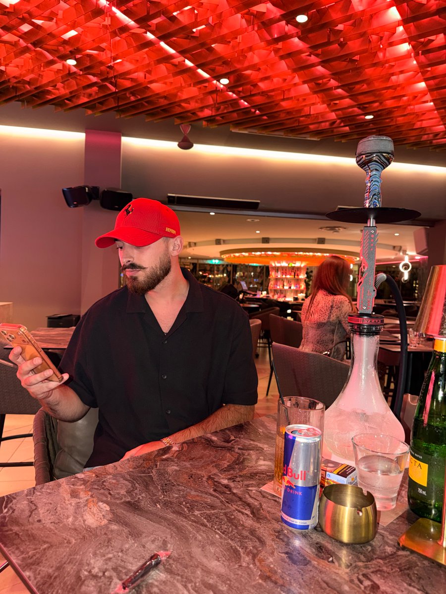 Cryptoze's tweet photo. Gm friends 🖤 https://t.co/rH7oe3e0W5