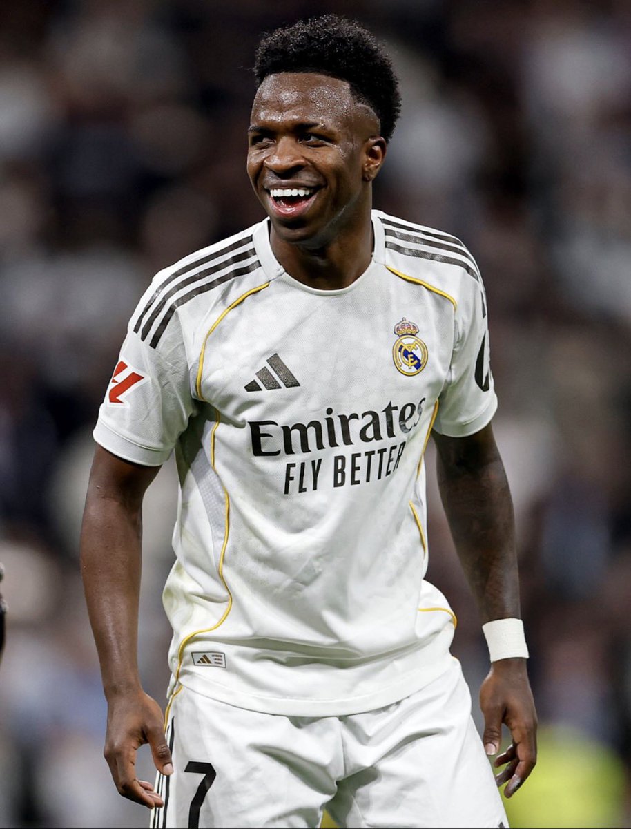 AFC__Xtra's tweet photo. 🚨JUST IN! 💣 

From what I read (and dealing with media outlets handled by Florentino, you have to read between the lines) it gives me the feeling that Real Madrid believes they won't be able to convince Vinícius to renew 5 months before he becomes a free agent, and they intend to squeeze the maximum possible money out of Arsenal. Keep calm.… 🇧🇷 🪄 

ℹ️@Kike_Marin_