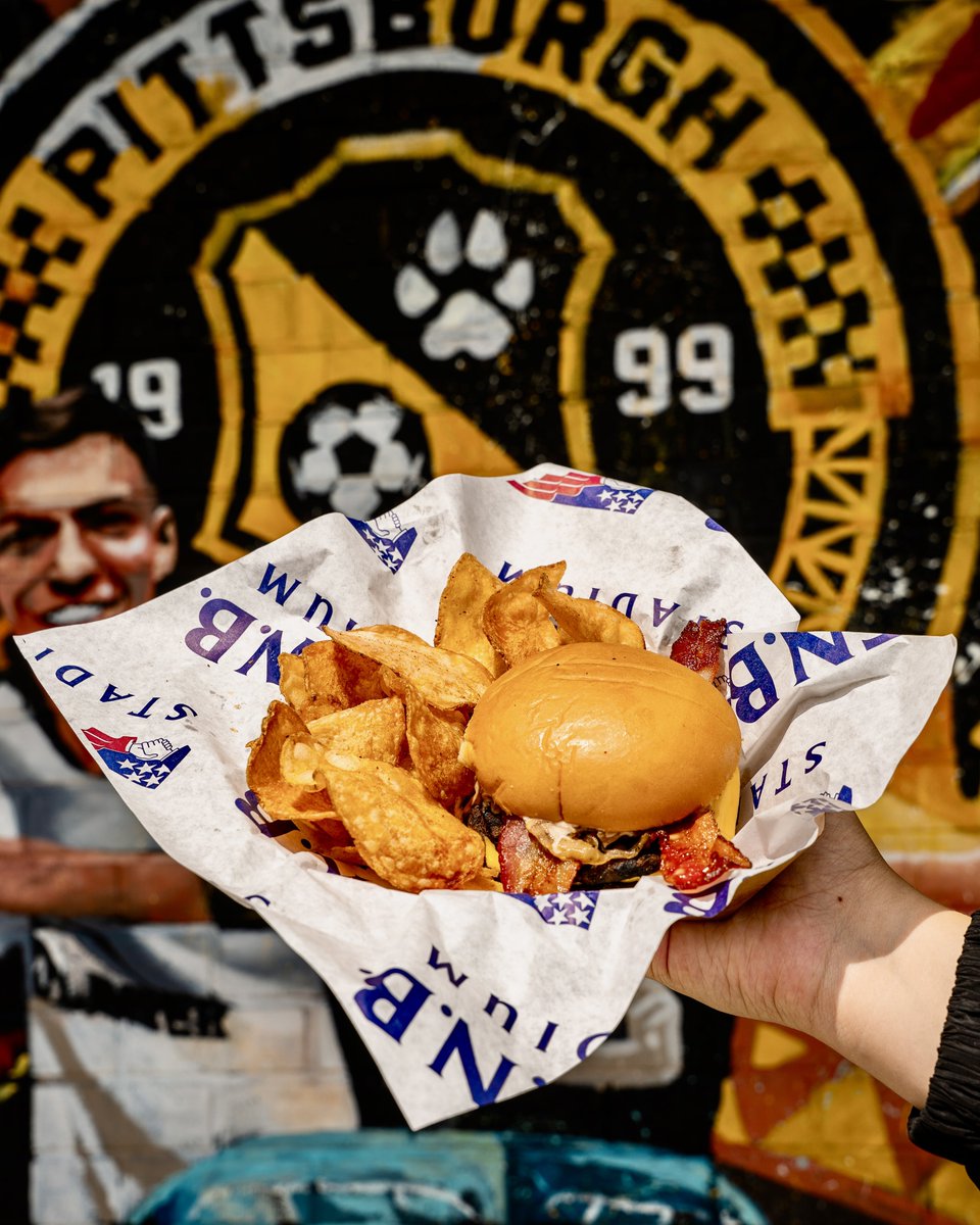 RiverhoundsSC's tweet photo. 🍑 New month, new flavors. 😋   Our August specials have arrived! Grab the Chorizo Nachos, Stadium Cheeseburger with Caramelized Onion and Stadium Sauce, The Distillery’s Peach Crush Cocktail, and Peach Cobbler Funnel Cake while they're here. 🍔 https://t.co/MEXfk64B3z