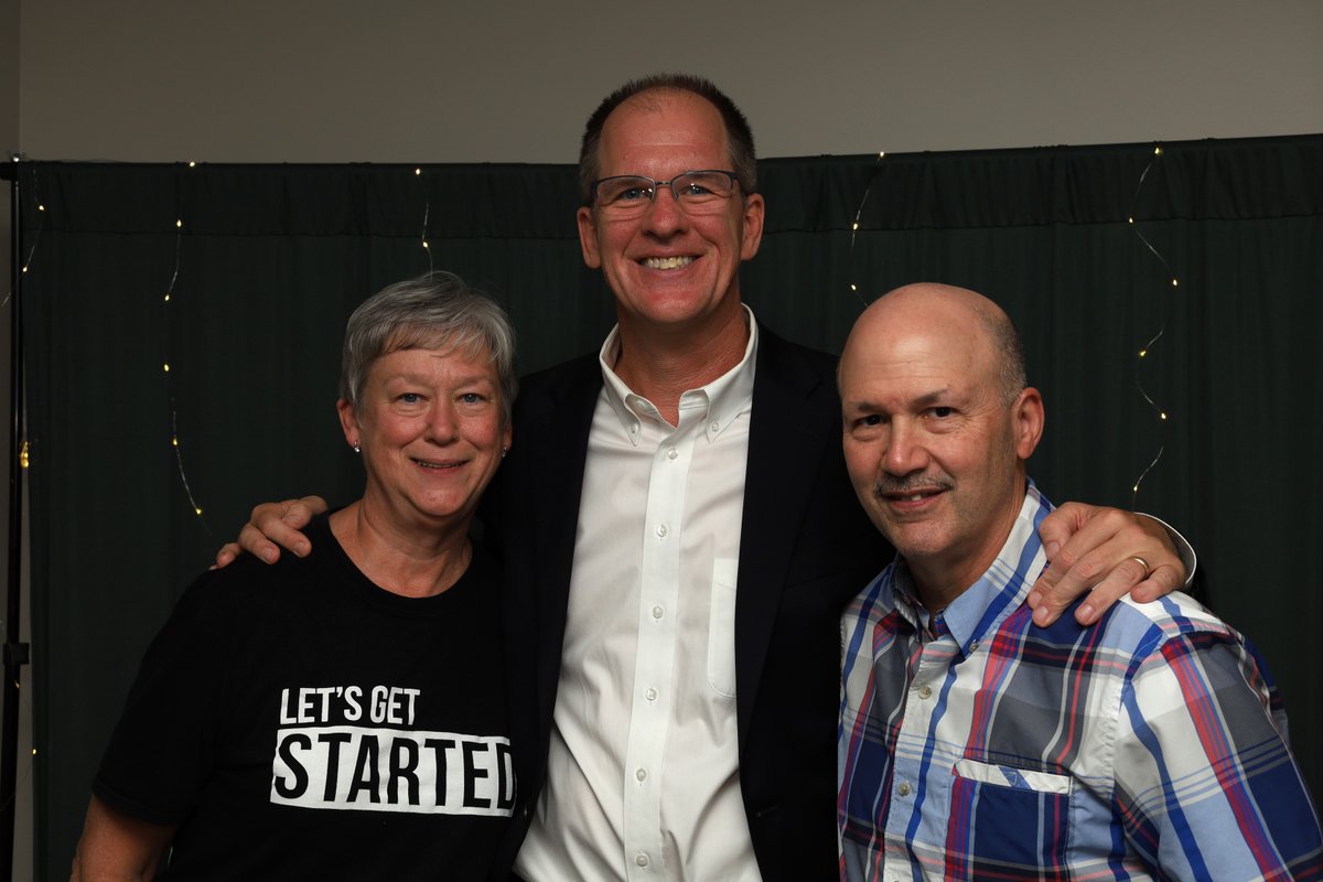 HMCKansas's tweet photo. Thank you to everyone who joined us last Friday to celebrate the retirements of Dr. Williams and Nellie Wells, RN. 💚

We're grateful to everyone who helped honor their years of compassionate care and service. Congratulations, and best wishes for a happy, well-earned retirement! https://t.co/jetRRXwBih