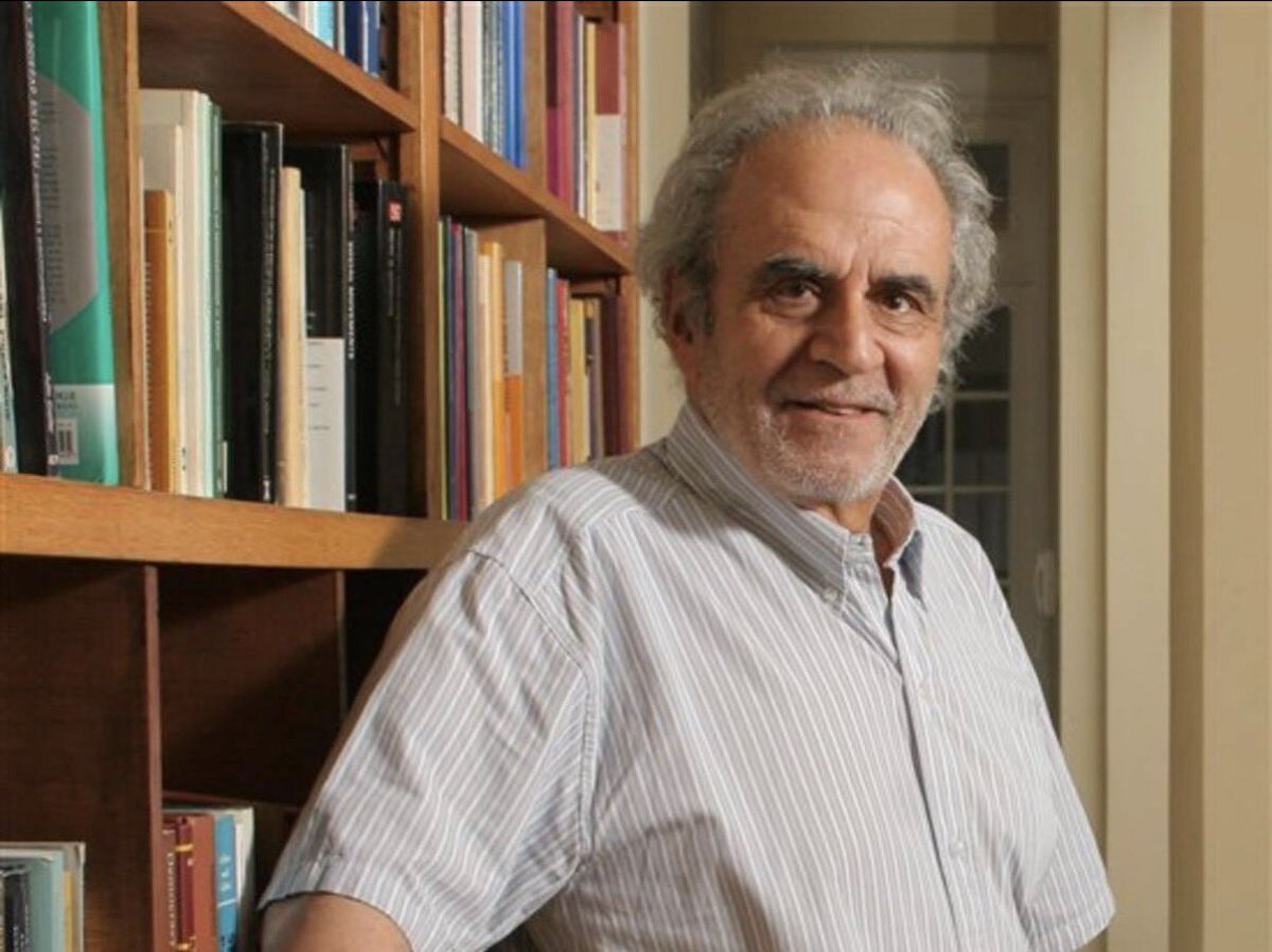 CpoliticaUBA's tweet photo. 🧵#MiércolesDeCienciaPolítica

Guillermo O’Donnell (1936-2011) fue uno de los politólogos argentinos más influyentes a nivel internacional. Sus investigaciones transformaron el estudio del autoritarismo, las transiciones democráticas, el Estado y la democracia en América Latina👇 https://t.co/uOTAngSgDw