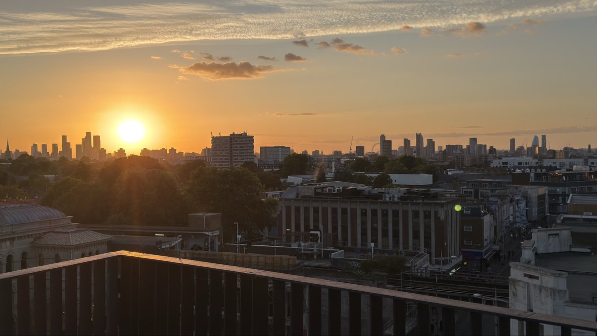 dukeofpeckham's tweet photo. Peckham views #SE15 #Peckham
#SouthLondon https://t.co/dk0uG27fLf