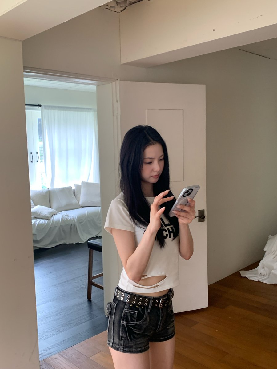 CHOIYUJINFR_FAN's tweet photo. ꧁  🫧 • 04.08.26  ꧂                  

↳ #YUJIN a posté des photos sur Bubble 

₍ #CLC ##씨엘씨 #KEP1ER ##케플러 ) https://t.co/53bCgazZYG